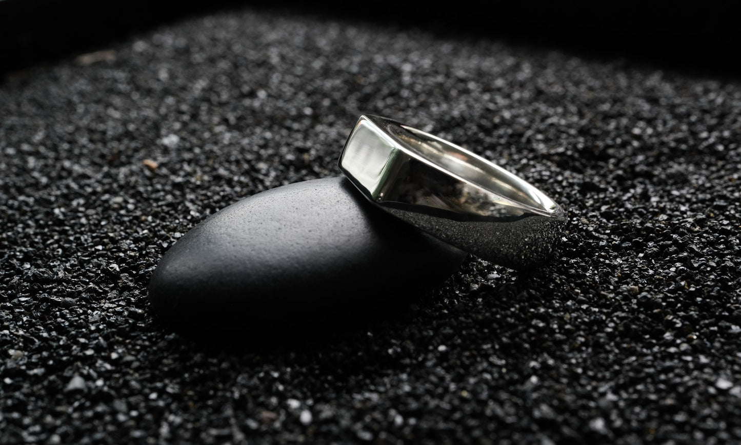 Minimalist Signet Ring in 925 Sterling Silver with Polished Finish