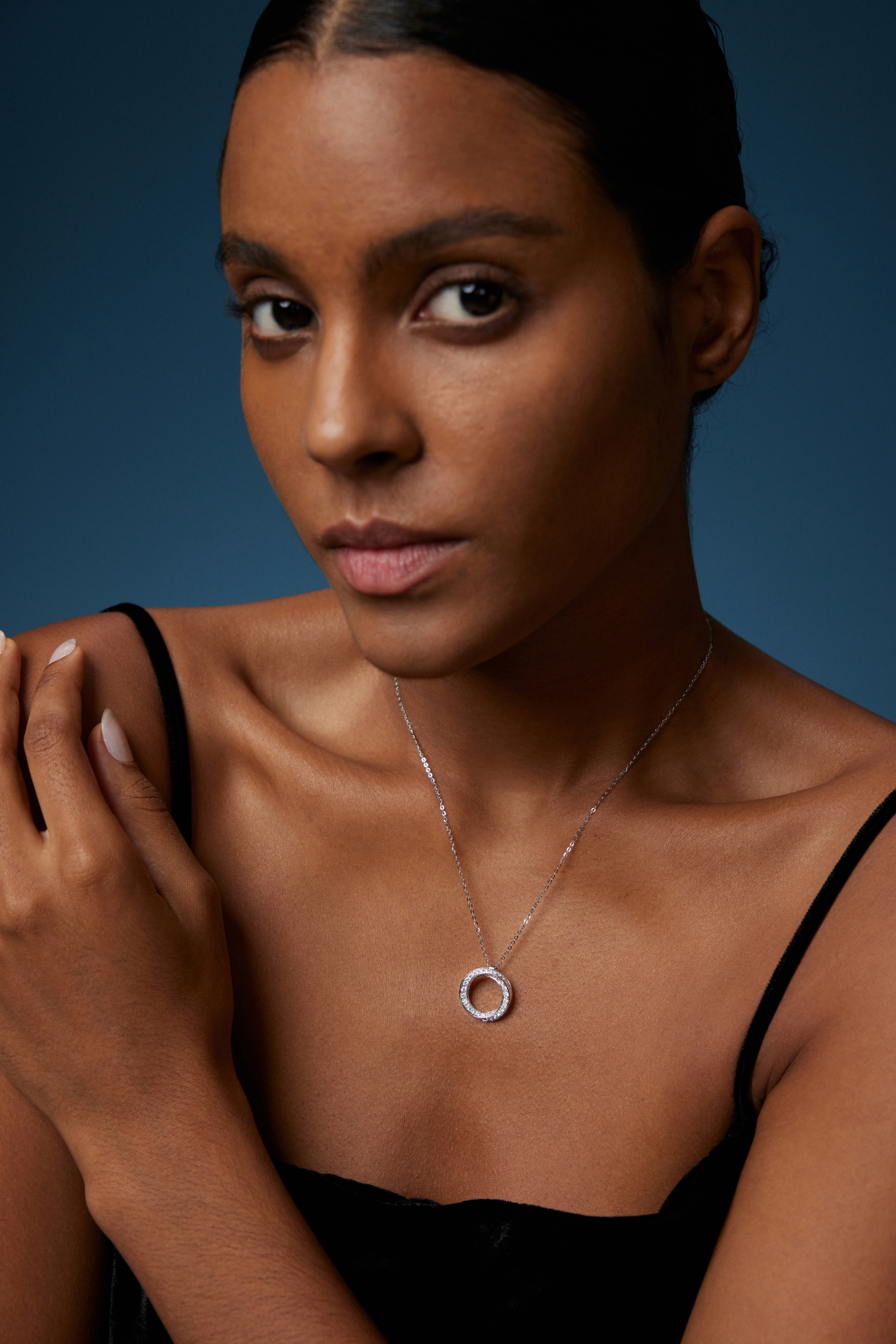 18K White Gold Circle Pendant Necklace with Lab Grown Diamonds