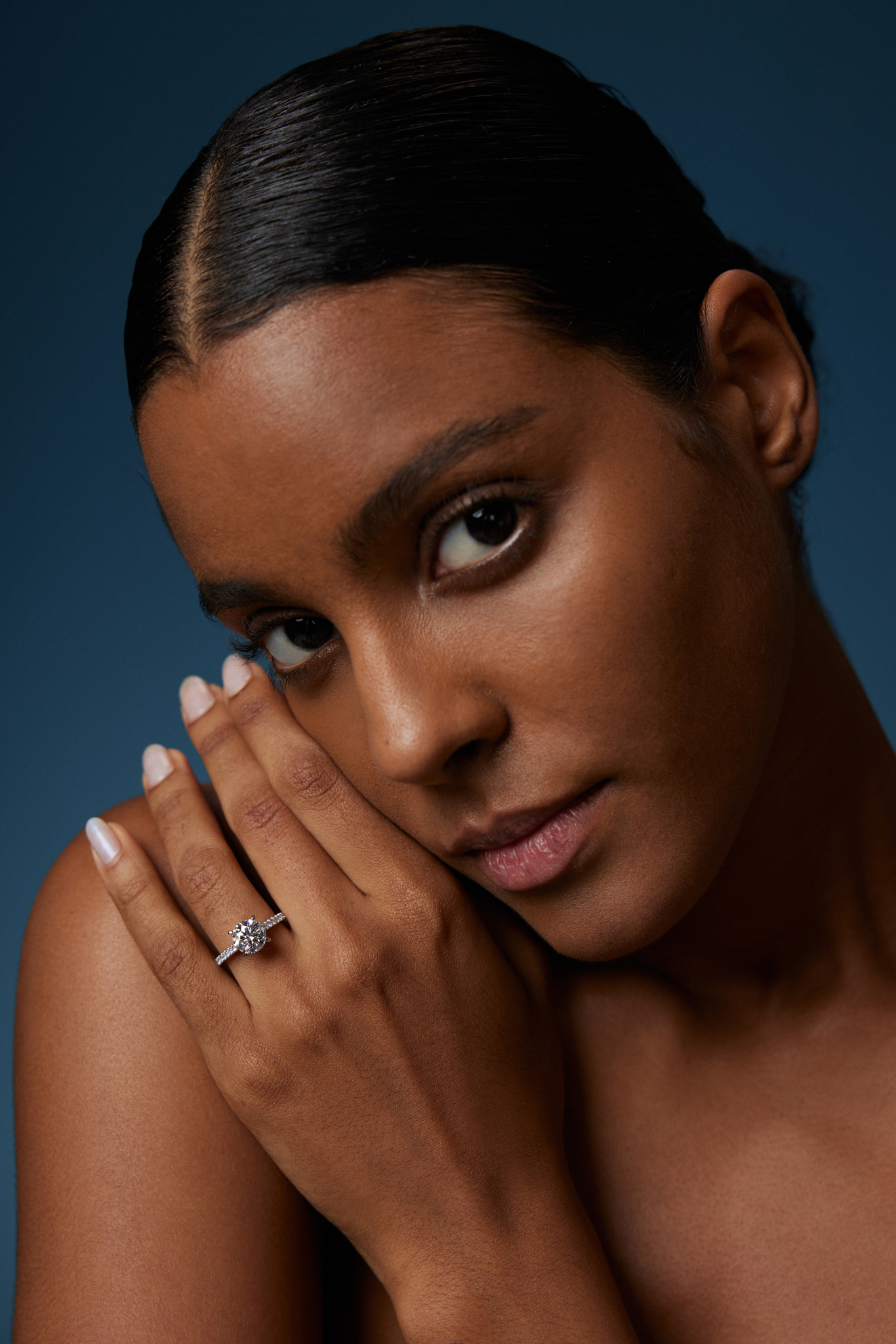 18k White Gold Pavé Engagement Ring with Round Brilliant Lab Grown Diamond