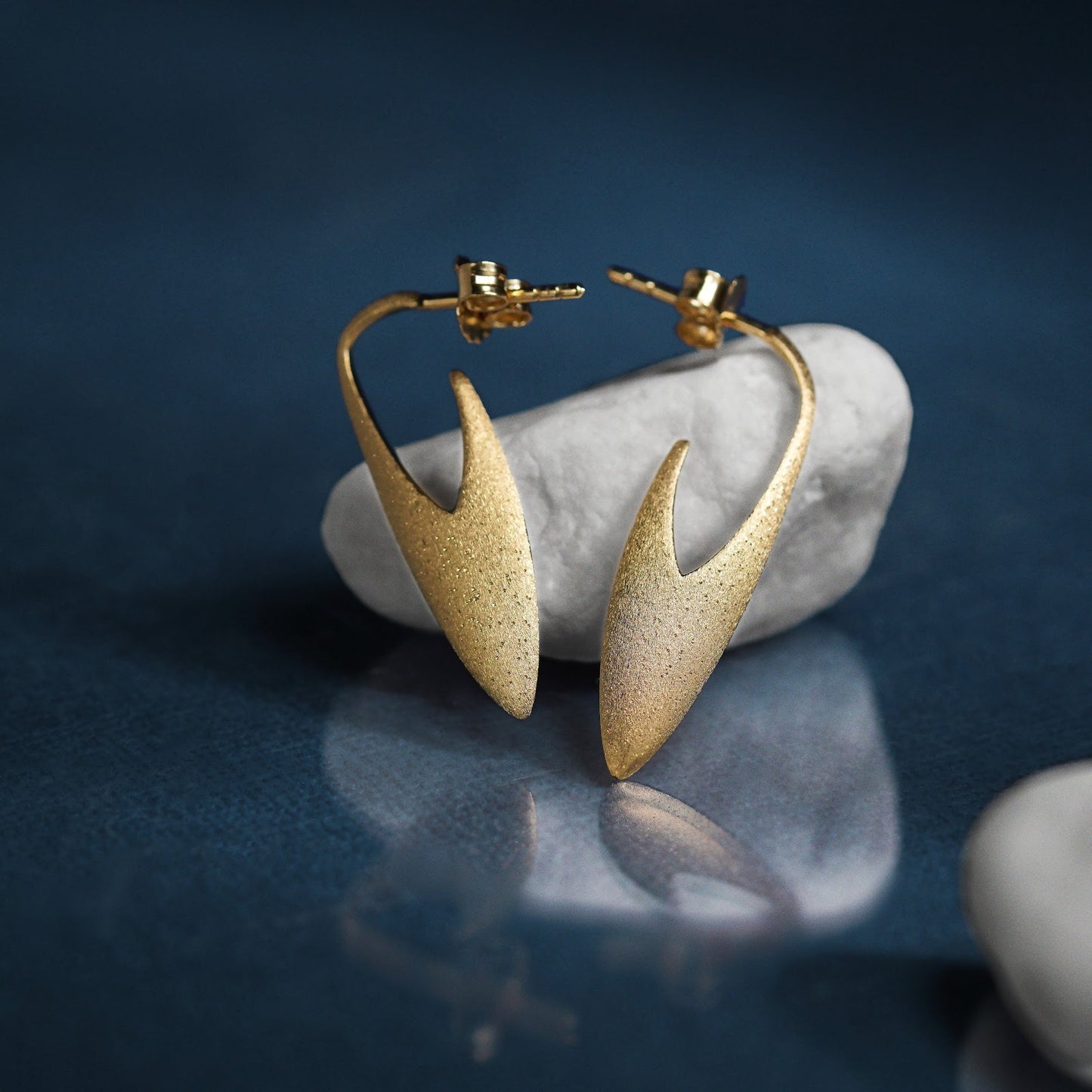 Modern Swift Earrings - Sternvoll Jewelry color-gold