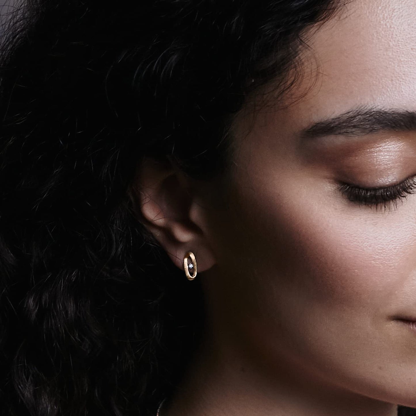 Sternvoll® Damen Ohrstecker aus 925 Sterling Silber mit Zirkonia Stein 14 Karat Vergoldet in Möbiusband - Sternvoll Jewelry color-gold