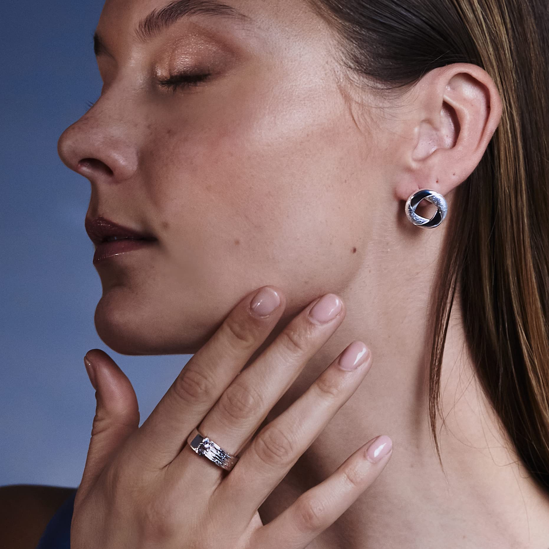 Sternvoll® Premium Ohrringe aus 925 Sterling Silber Ohrstecker in Kreisform mit 2 Texturen und elegantem Design (Gold) - Sternvoll Jewelry color-silver