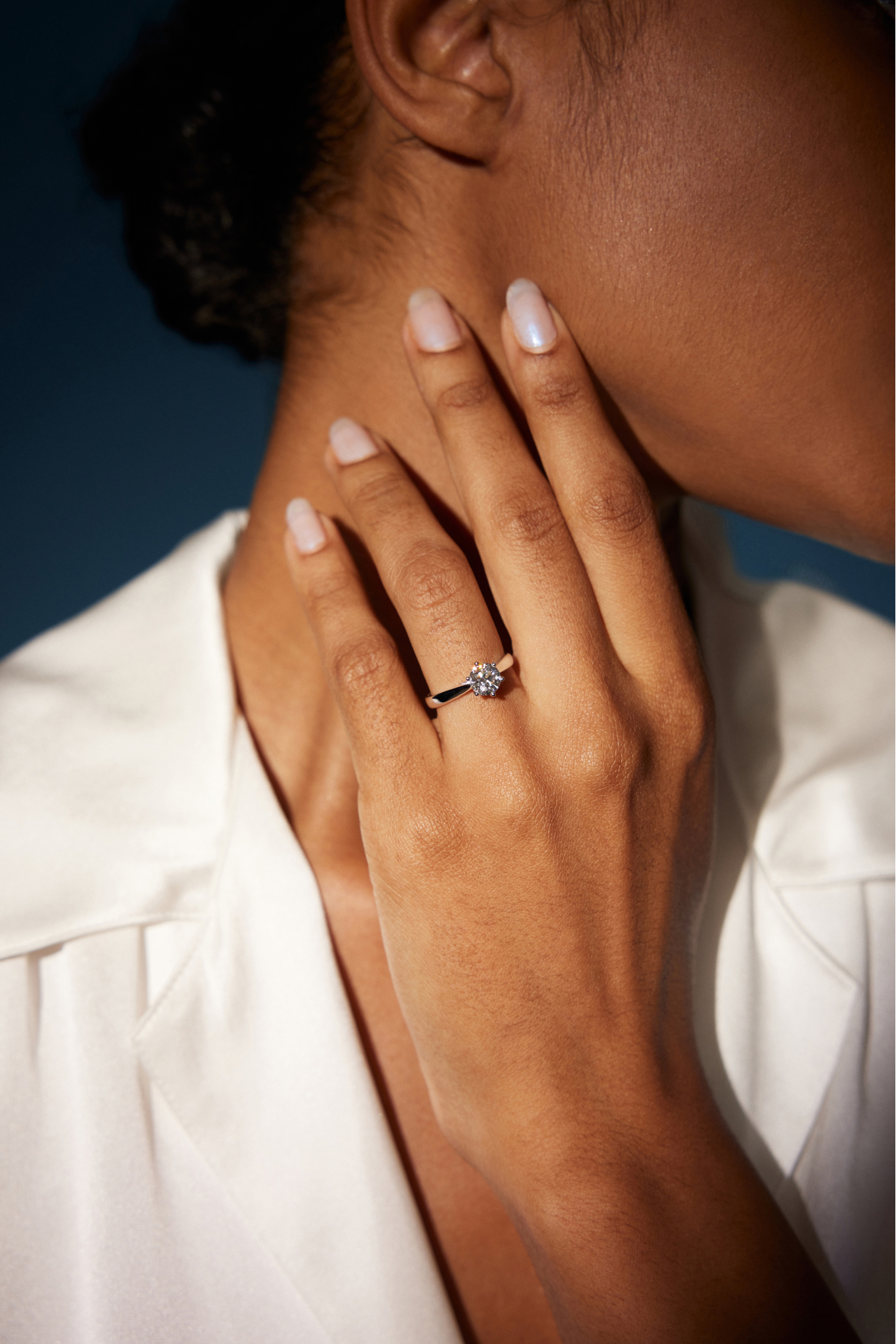 18k White Gold Classic Solitaire Engagement Ring with Round Brilliant Lab Grown Diamond