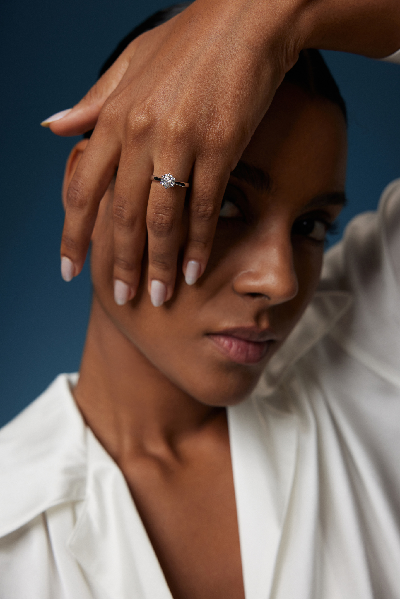 18k White Gold Classic Solitaire Engagement Ring with Round Brilliant Lab Grown Diamond