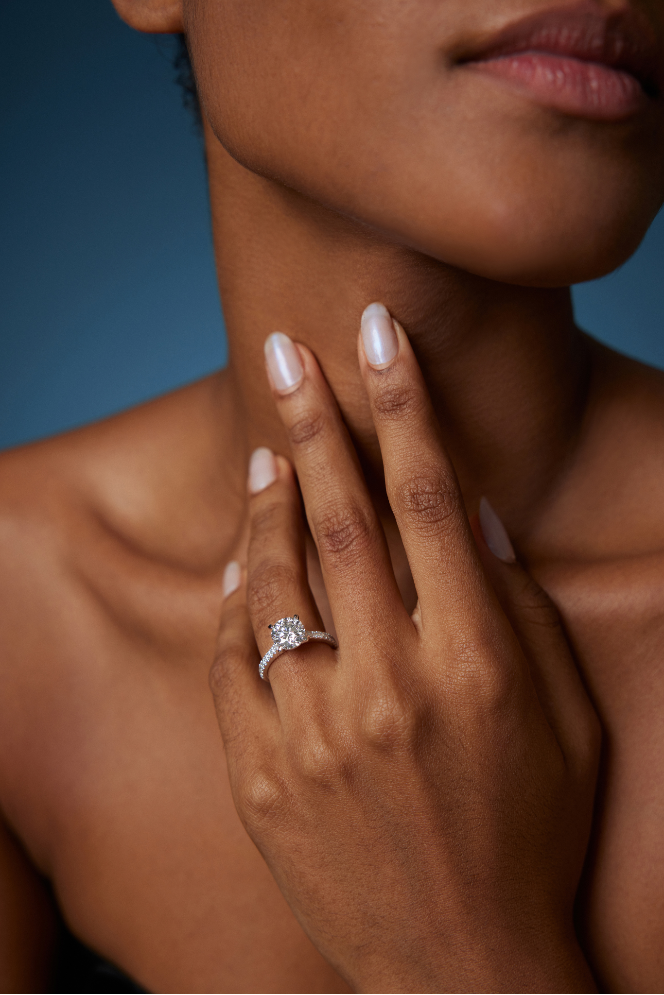 18k White Gold Pavé Engagement Ring with Round Brilliant Lab Grown Diamond