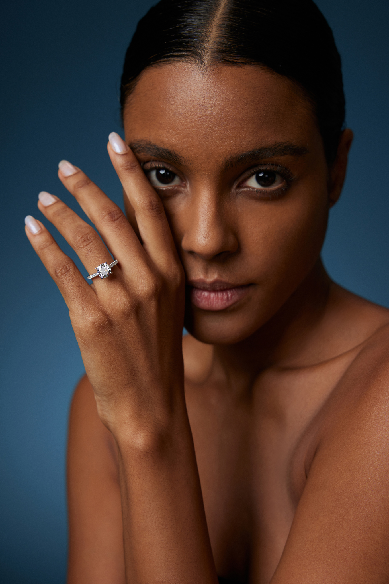 18k White Gold Pavé Engagement Ring with Round Brilliant Lab Grown Diamond