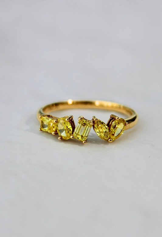 Mehrsteiniger Gelber Diamant-Ring
